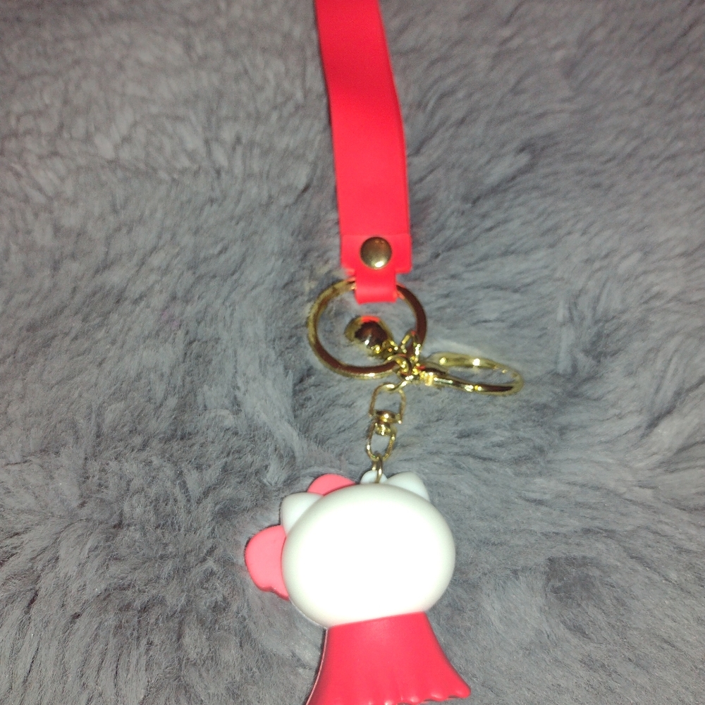 Hello Kitty Red Keychain. - Picture 4 of 4